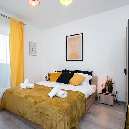 Ferienwohnung Carol New Building With Balcony Bukarest Exterior foto
