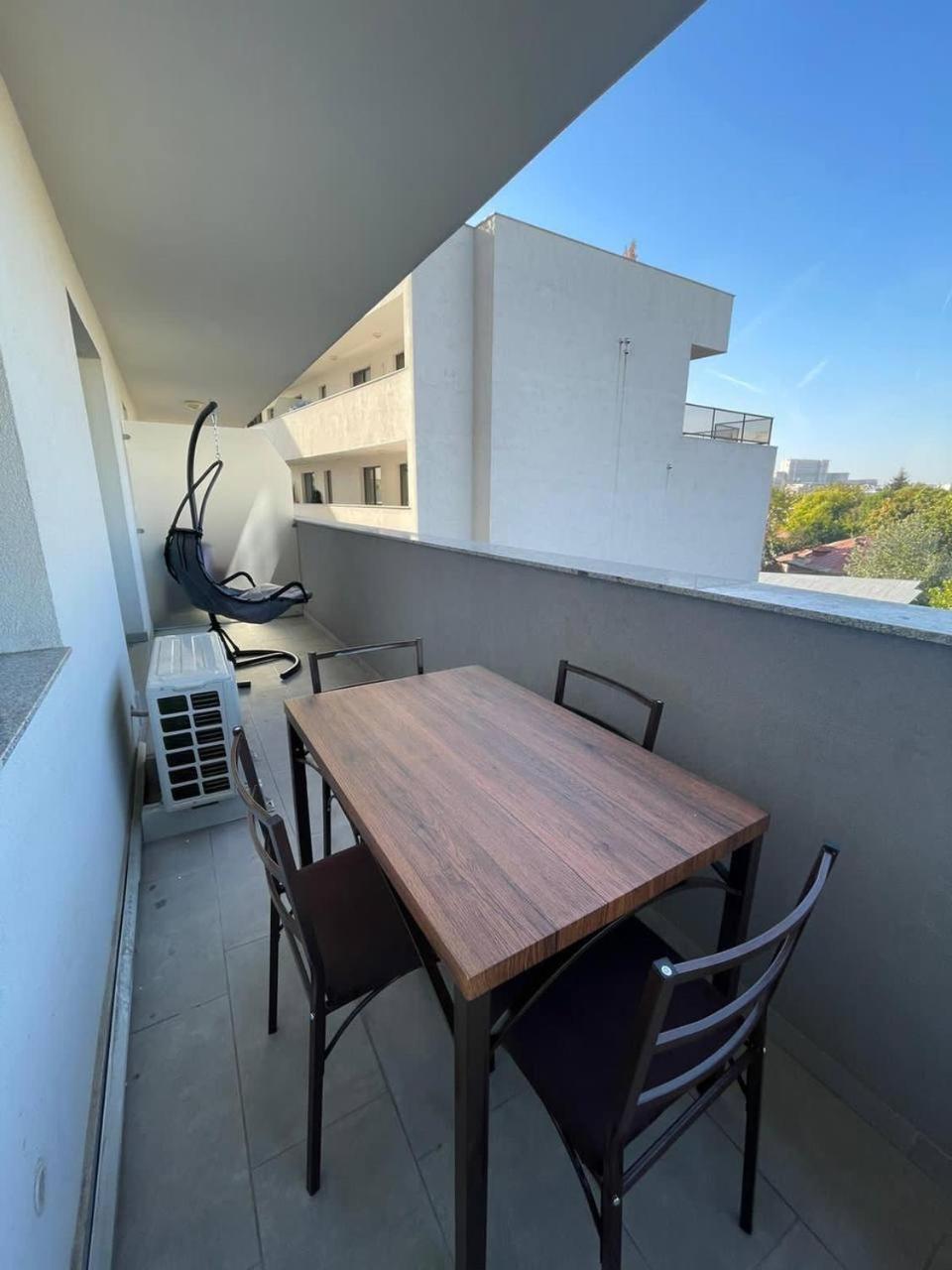 Ferienwohnung Carol New Building With Balcony Bukarest Exterior foto