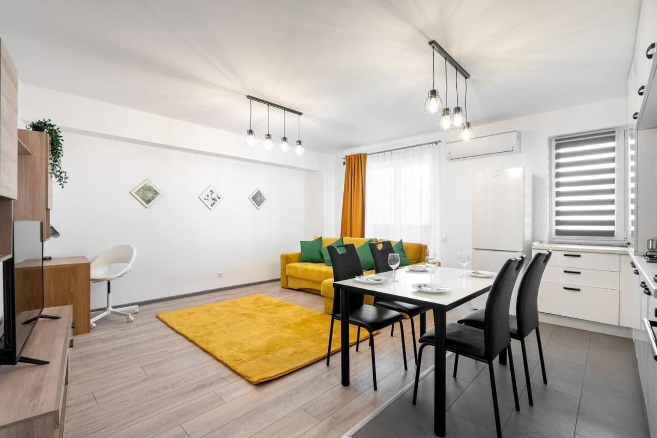 Ferienwohnung Carol New Building With Balcony Bukarest Exterior foto